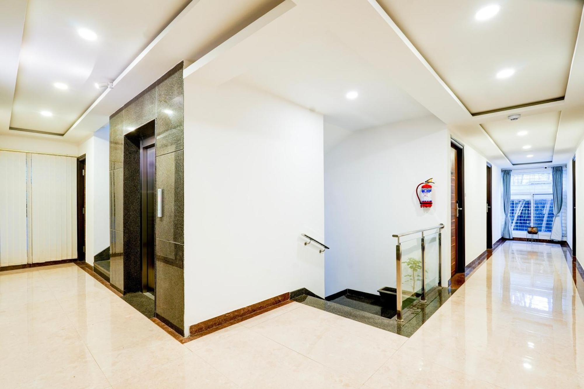 Super Townhouse Oak Aecs Formerly Bangalore Times المظهر الخارجي الصورة